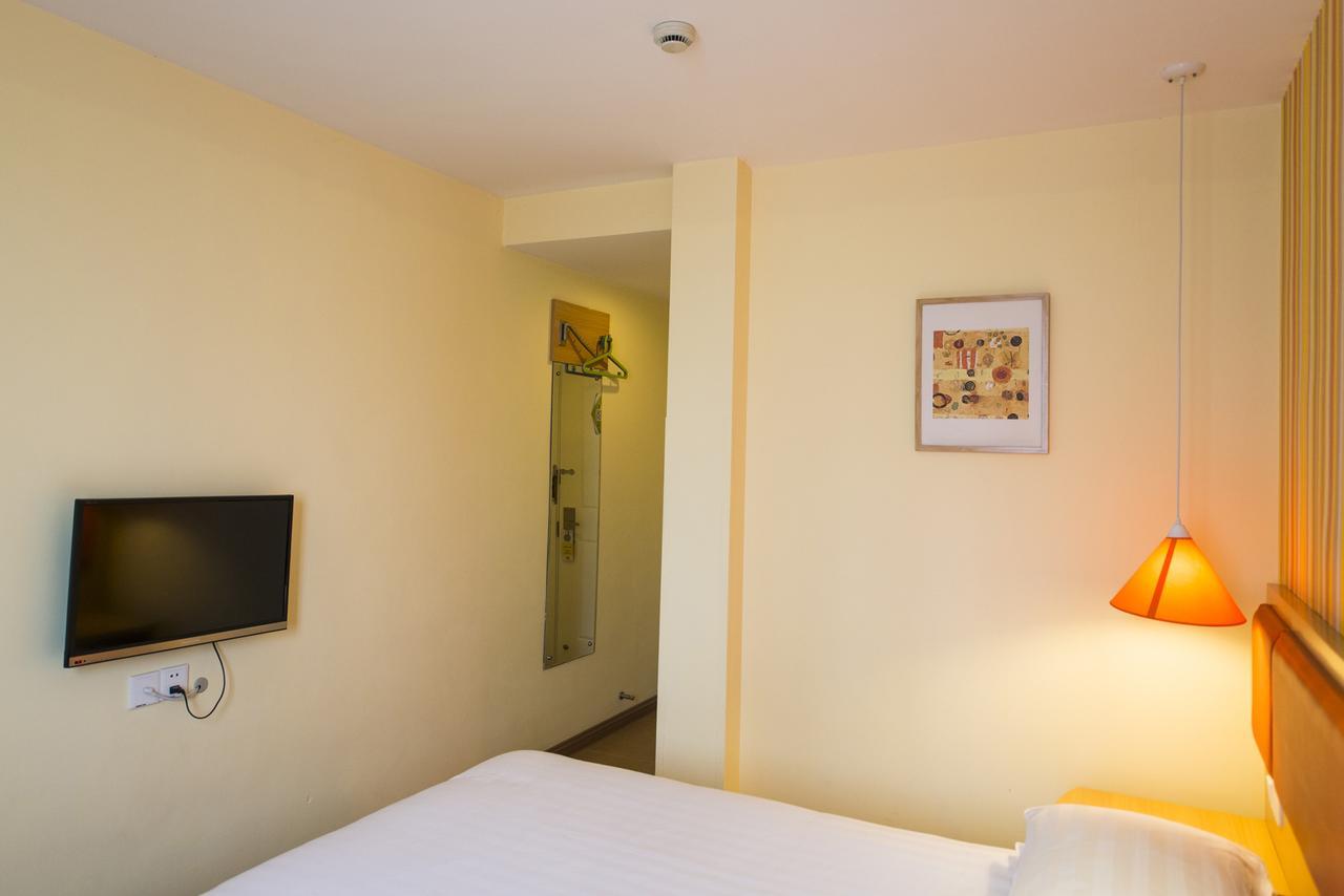 Home Inn Chongqing Nanping Pedestrian Street Branch المظهر الخارجي الصورة